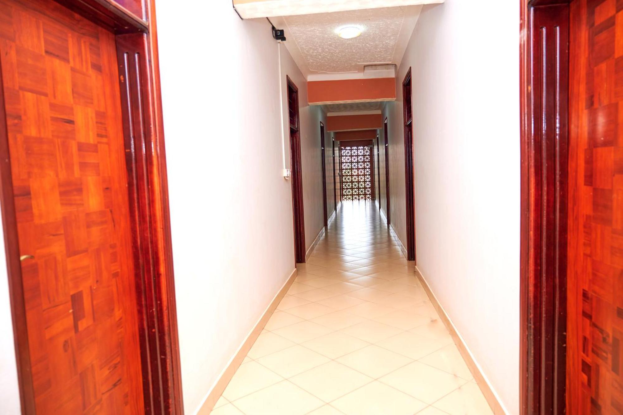 Twin Towers Hotel Kampala Exterior photo